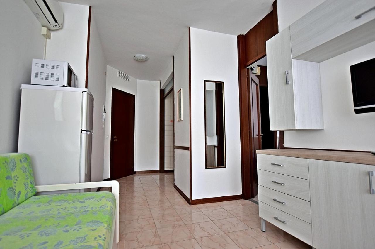 Condominio Luna 1 Lignano Sabbiadoro Exterior foto