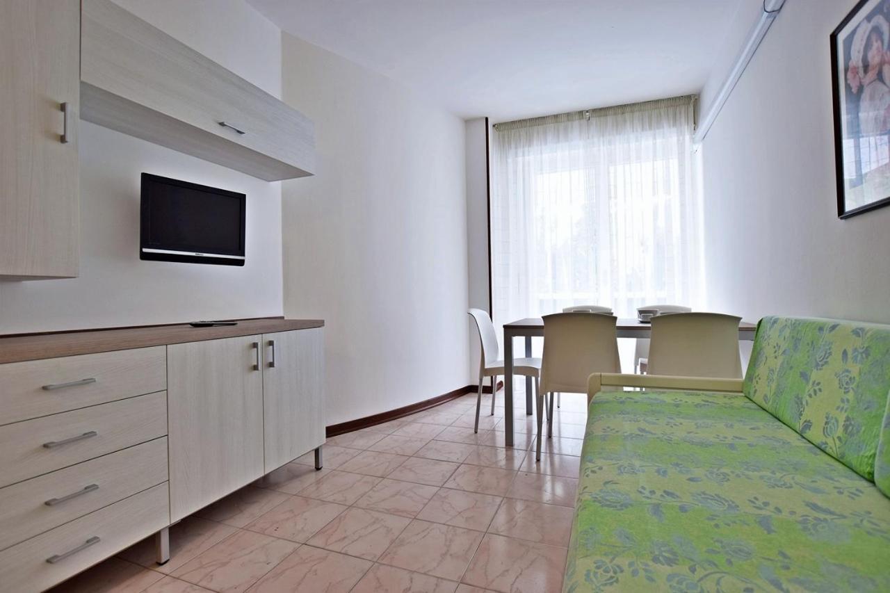 Condominio Luna 1 Lignano Sabbiadoro Exterior foto